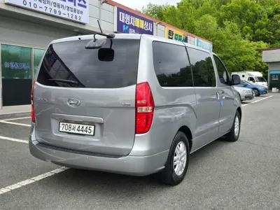 Hyundai Starex 2017, 87600 км, за 7488.17 USD
