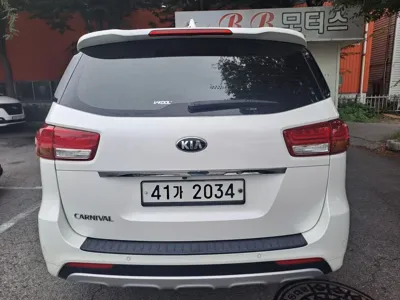 Kia Canival 2017, 61279 км, за 9761.02 USD