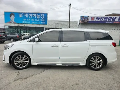Kia Canival 2019, 132000 км, за 11826.89 USD