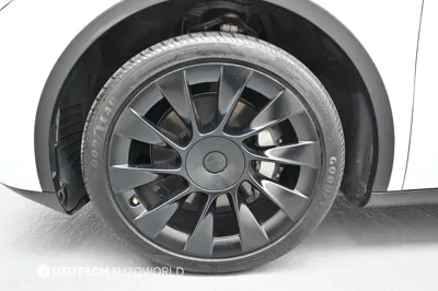 Tesla Model Y 2024, 37218 км, за 23565.71 USD
