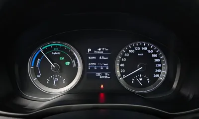 Hyundai Grandeur 2018, 82935 км, за 11044.66 USD - фото 8