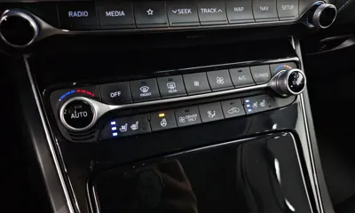 Hyundai Grandeur 2018, 82935 км, за 11044.66 USD - фото 18