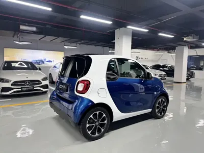 Smart Smart Fortwo 2017, 45000 км, за 6787.72 USD
