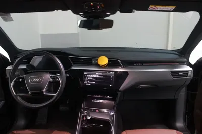 Audi Q8 e-tron 2024, 9270 км, за 50814.36 USD - фото 8