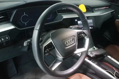 Audi Q8 e-tron 2024, 9270 км, за 50814.36 USD - фото 14