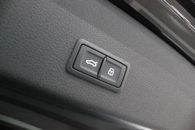 Audi Q8 e-tron 2024, 9270 км, за 50814.36 USD - фото 20