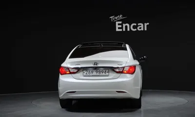 Hyundai Sonata 2010, 143928 км, за 2284.36 USD