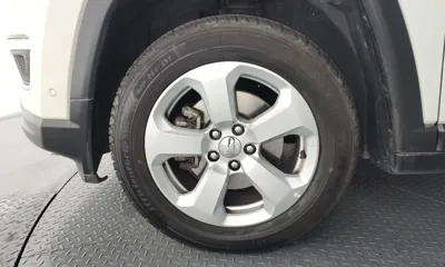 Jeep Compass 2021, 56395 км, за 12676.33 USD