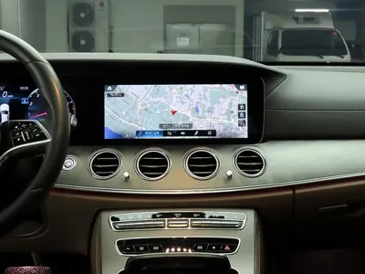 Mercedes-Benz E-Class 2022, 51734 км, за 27296.36 USD - фото 8