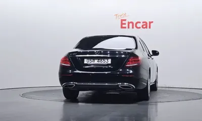 Mercedes-Benz E-Class 2018, 83887 км, за 13130.58 USD