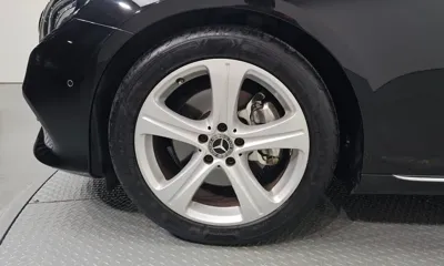 Mercedes-Benz E-Class 2018, 83887 км, за 13130.58 USD
