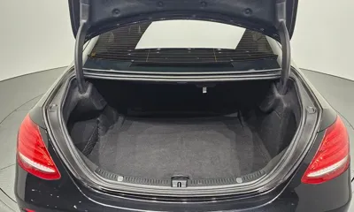 Mercedes-Benz E-Class 2018, 83887 км, за 13130.58 USD - фото 20