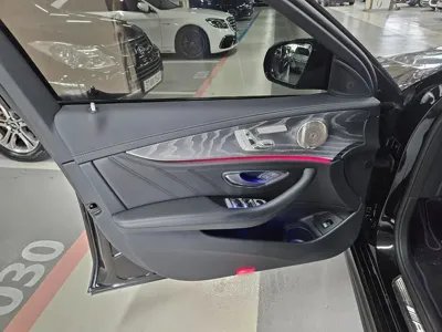 Mercedes-Benz E-Class 2023, 67300 км, за 46225.13 USD - фото 8