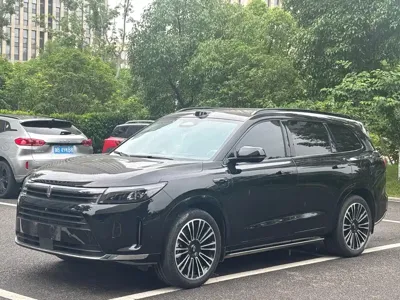 AITO 问界 AITO M7 · 2023 год