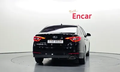 Hyundai Sonata 2015, 97648 км, за 7032.62 USD