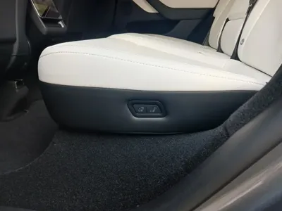 Tesla Model Y 2026, 546 км, за 29939.61 USD - фото 17