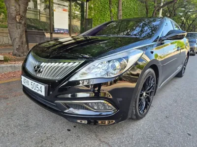Hyundai Grandeur 2015, 296433 км, за 2313.59 USD