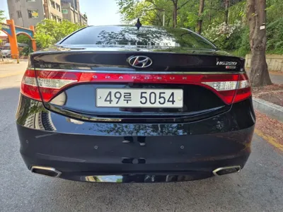 Hyundai Grandeur 2015, 296433 км, за 2313.59 USD
