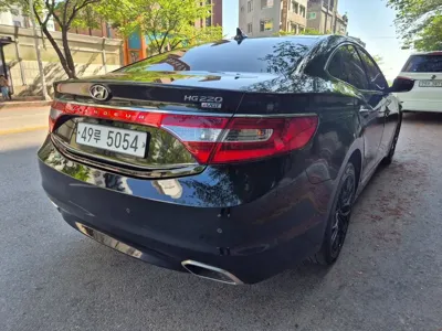 Hyundai Grandeur 2015, 296433 км, за 2313.59 USD