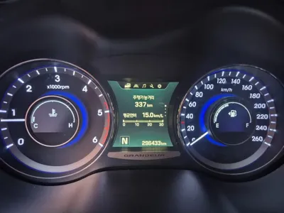 Hyundai Grandeur 2015, 296433 км, за 2313.59 USD - фото 9