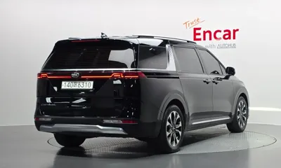 Kia Canival 2021, 103905 км, за 15827.8 USD
