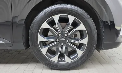 Kia Canival 2021, 103905 км, за 15827.8 USD