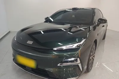 Geely Galaxy Galaxy 8 · 2025 год