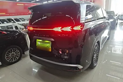 Denza D9 2024, 6900 км, за 37892 USD