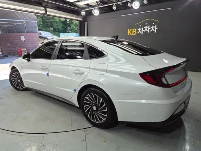 Hyundai Sonata 2020, 145174 км, за 10699.75 USD
