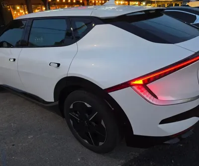 Kia EV6 2025, 25300 км, за 27569.91 USD
