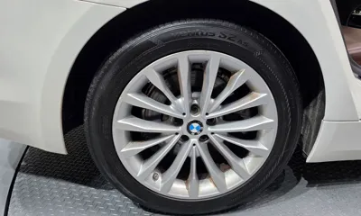 BMW 5-Series 2020, 81152 км, за 16865.27 USD
