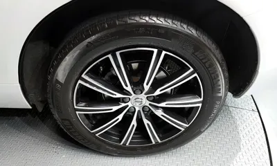 Volvo XC60 2021, 77602 км, за 26688.72 USD