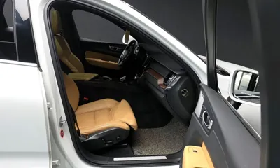Volvo XC60 2021, 77602 км, за 26688.72 USD - фото 11
