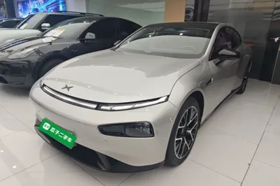 Xpeng P7 · 2023 год