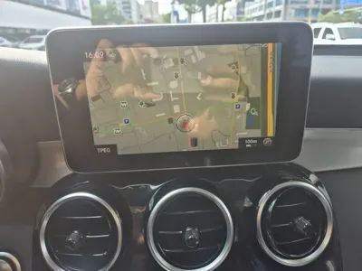 Mercedes-Benz GLC-Class 2019, 68142 км, за 19627.15 USD - фото 15