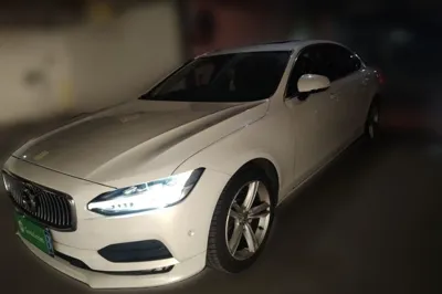Volvo S90 · 2017 год