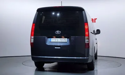 Hyundai Staria 2023, 69840 км, за 17264.01 USD