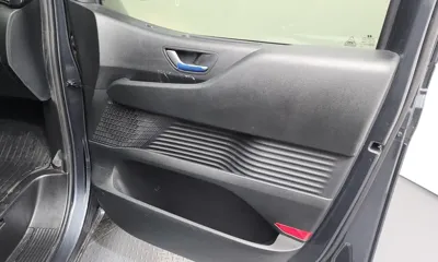 Hyundai Staria 2023, 69840 км, за 17264.01 USD - фото 25