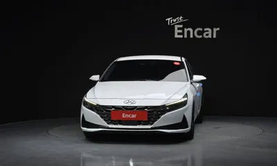 Hyundai Avante 2023, 65464 км, за 10733.81 USD