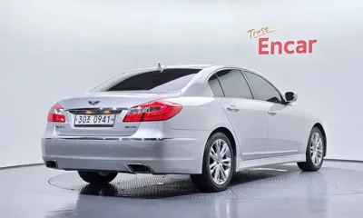 Hyundai Genesis 2012, 170187 км, за 3741.63 USD