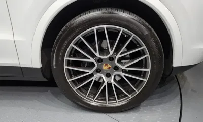 Porsche Cayenne 2023, 13463 км, за 69970.26 USD