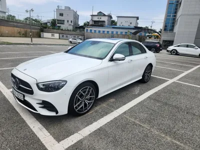 Mercedes-Benz E-Class 2023, 45000 км, за 31180.26 USD