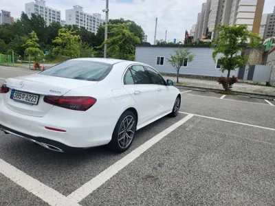 Mercedes-Benz E-Class 2023, 45000 км, за 31180.26 USD