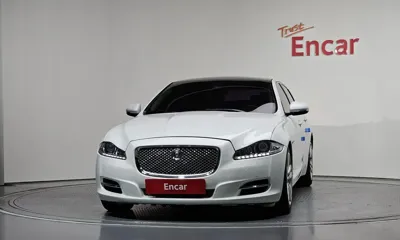 Jaguar XJ 2013, 195087 км, за 3386.08 USD