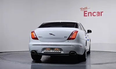Jaguar XJ 2013, 195087 км, за 3386.08 USD