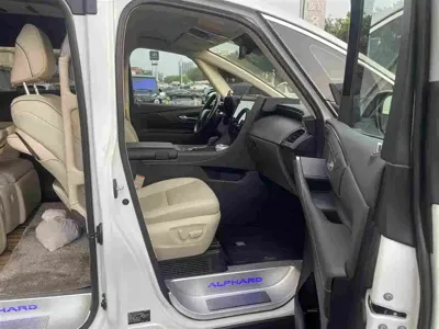 Toyota Alphard 2024, 23000 км, за 130840.17 USD
