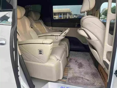 Toyota Alphard 2024, 23000 км, за 130840.17 USD - фото 8