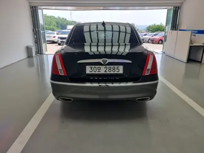 Kia Opirus 2011, 133623 км, за 2135.51 USD