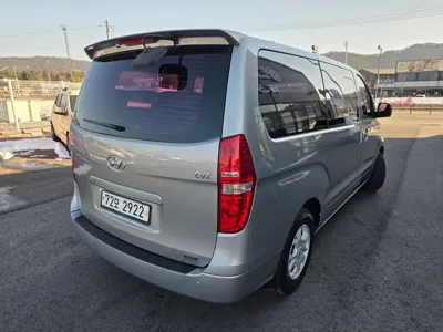 Hyundai Starex 2011, 200200 км, за 3770.39 USD