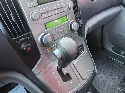 Hyundai Starex 2011, 200200 км, за 3753.32 USD - фото 9